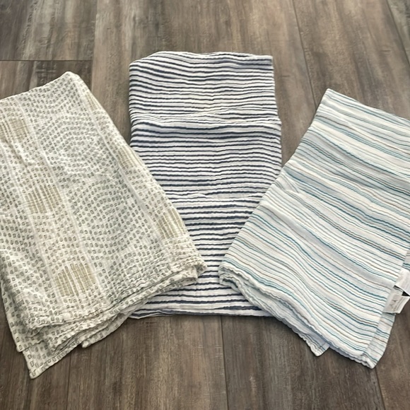 Aden + Anais striped swaddle lot - Picture 1 of 11